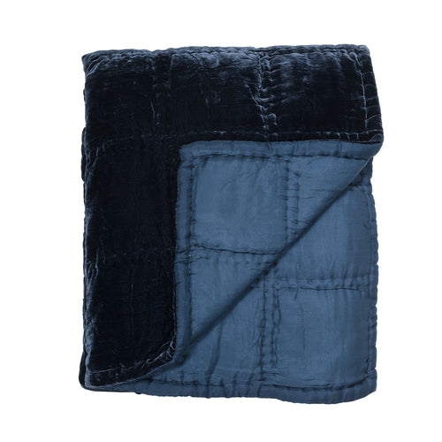 Goa by night quilt in Bleu nuit