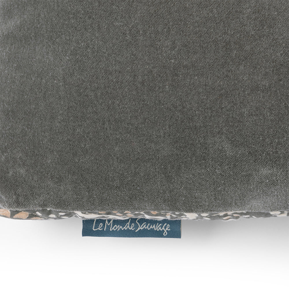Coussin Hoshi Catane | Le Monde Sauvage