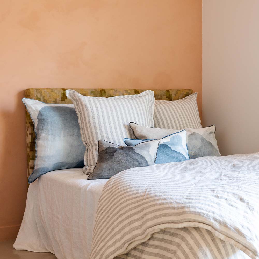Coussin Encre Dark denim - Le Monde Sauvage