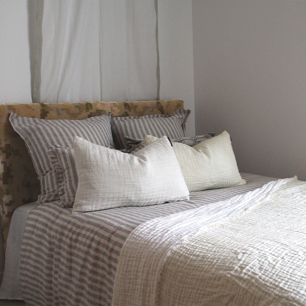 Coussin en lin gaufré blanc - Le Monde Sauvage