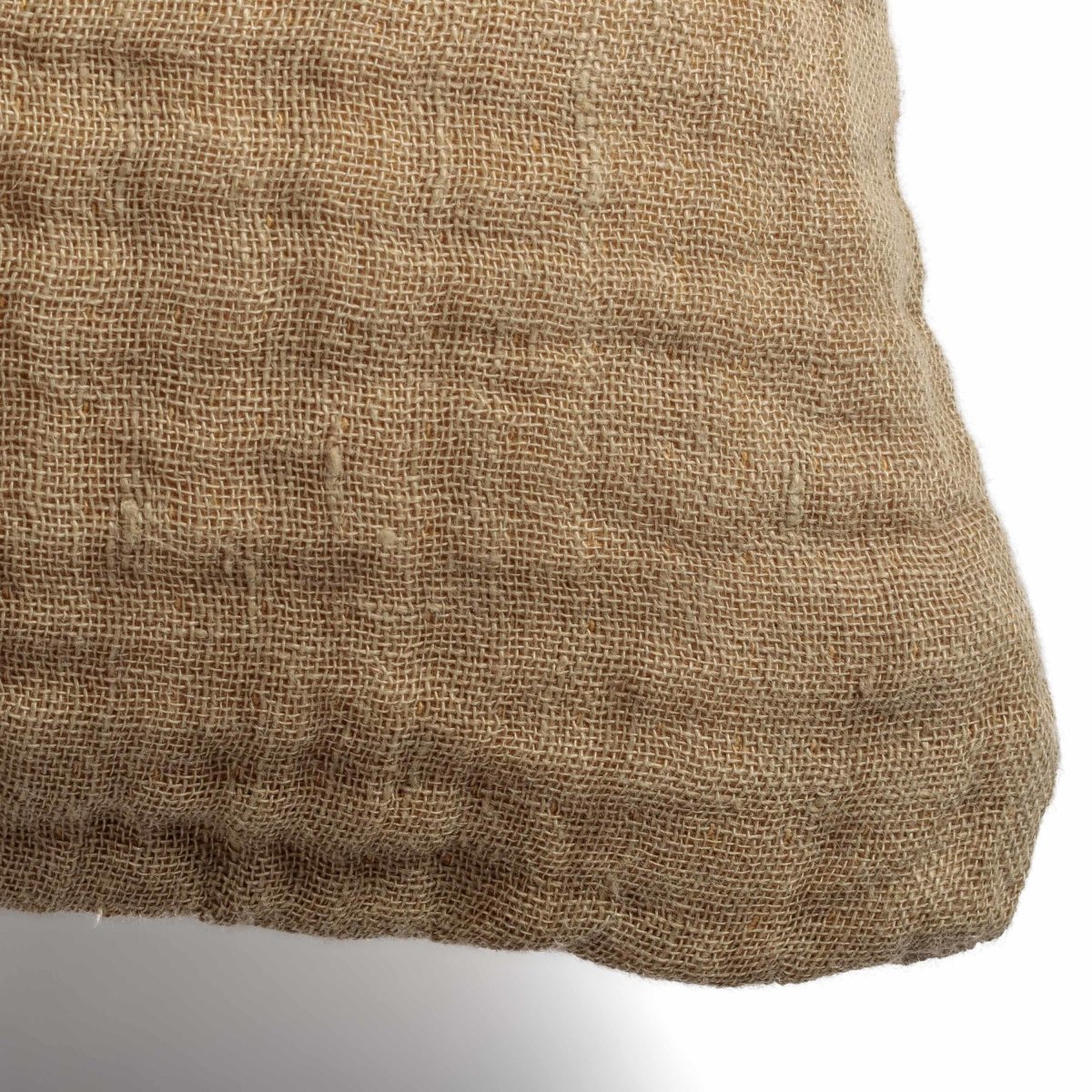Coussin en lin gaufré Izamal dark - Le Monde Sauvage