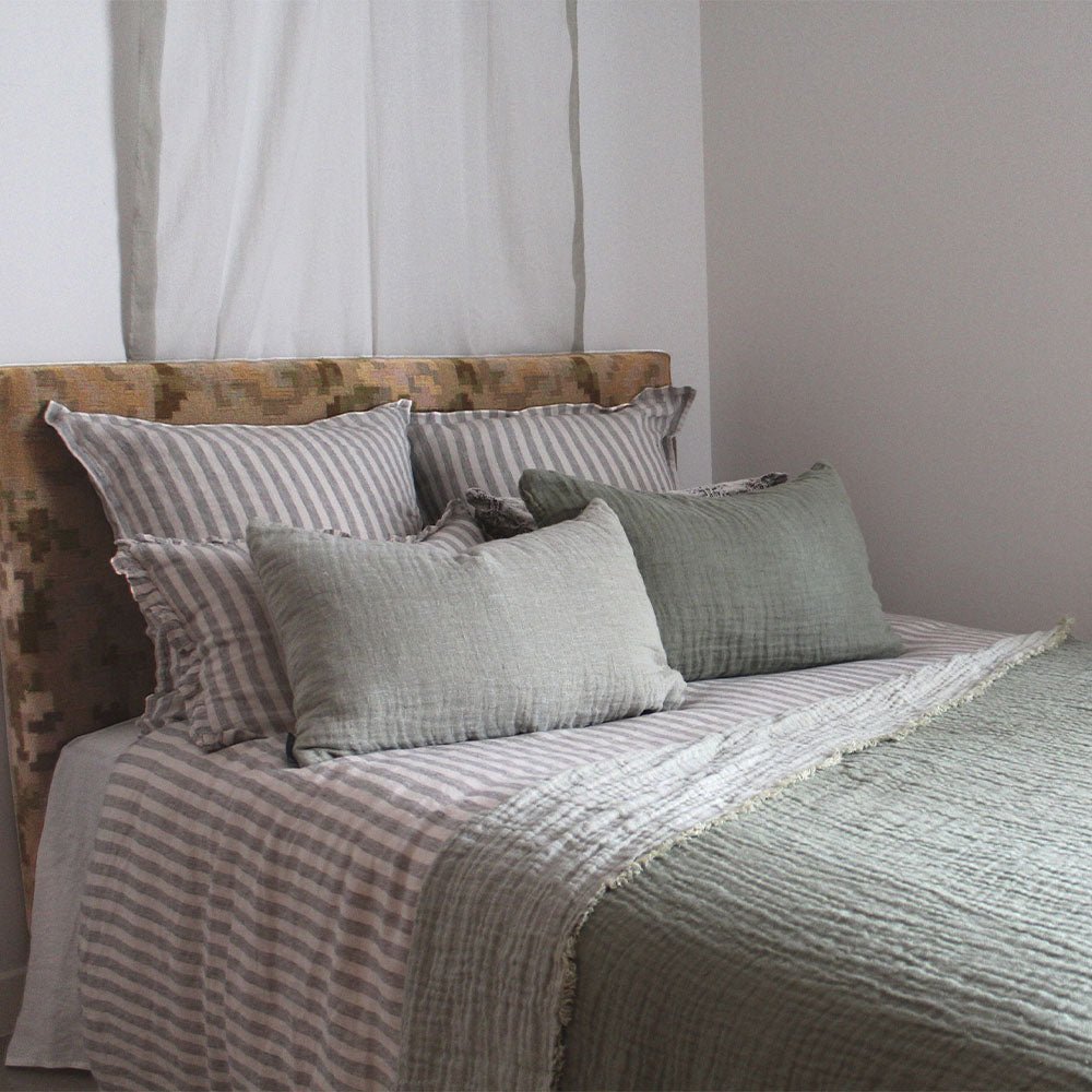 Coussin en lin gaufré Lappi dark - Le Monde Sauvage