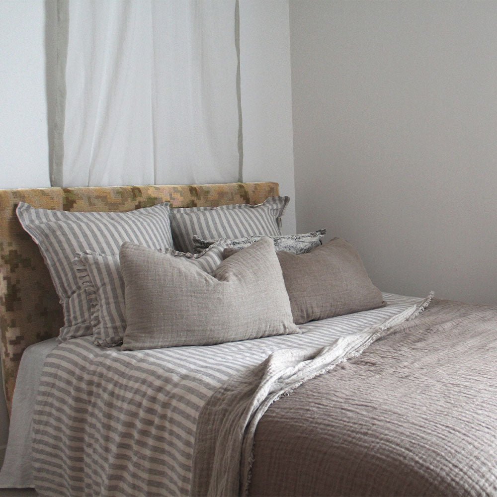 Coussin en lin gaufré Naples light - Le Monde Sauvage