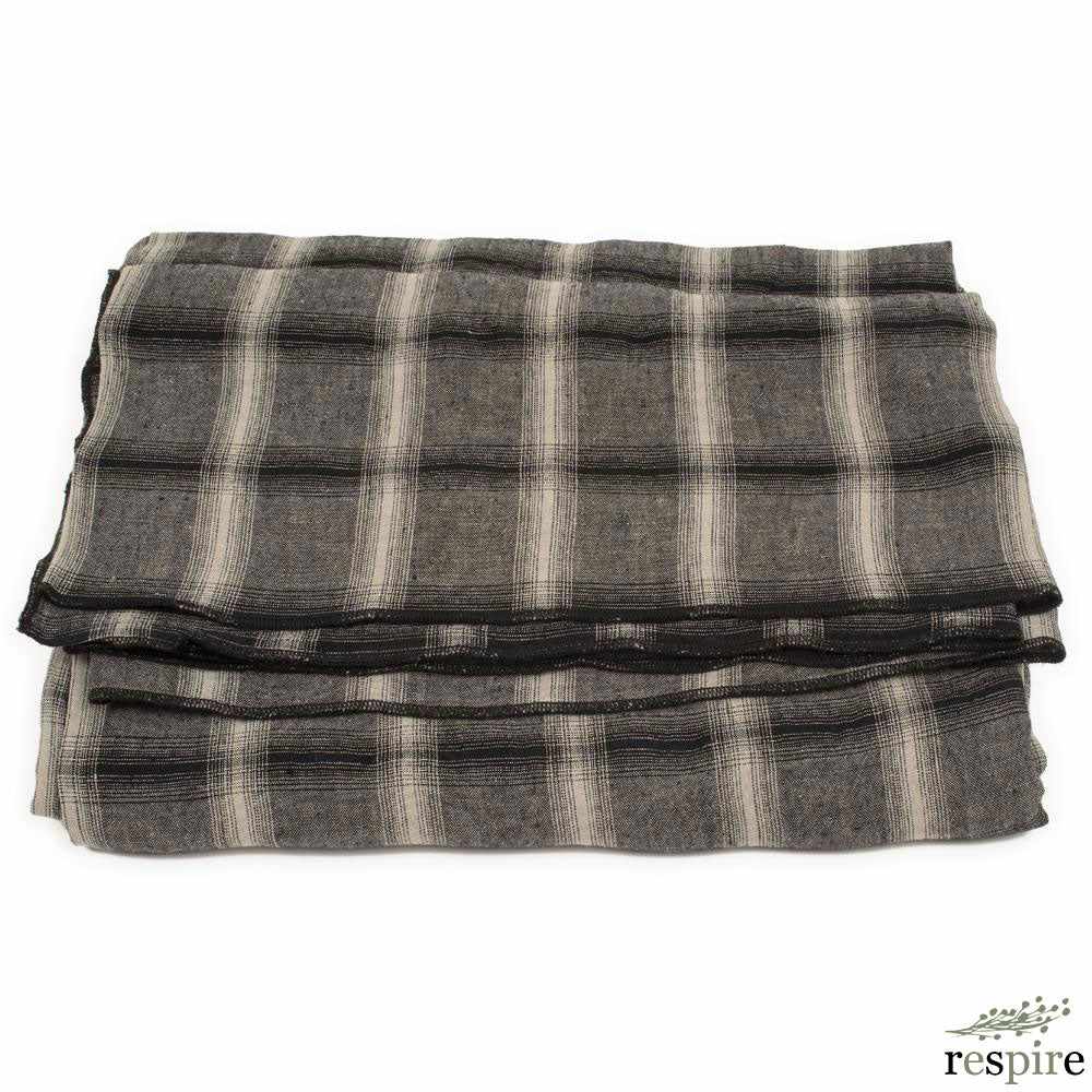 Highlands tablecloth 170x170 cm in moon colour